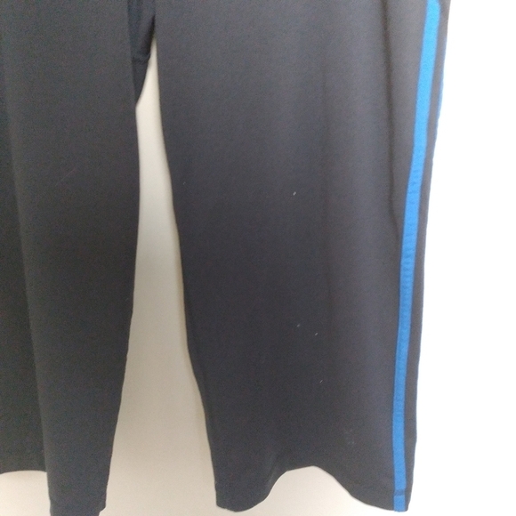 Adidas Black and Blue Three Stripe Climalite Men's Athletic Shorts Size Medium - Picture 4 of 7